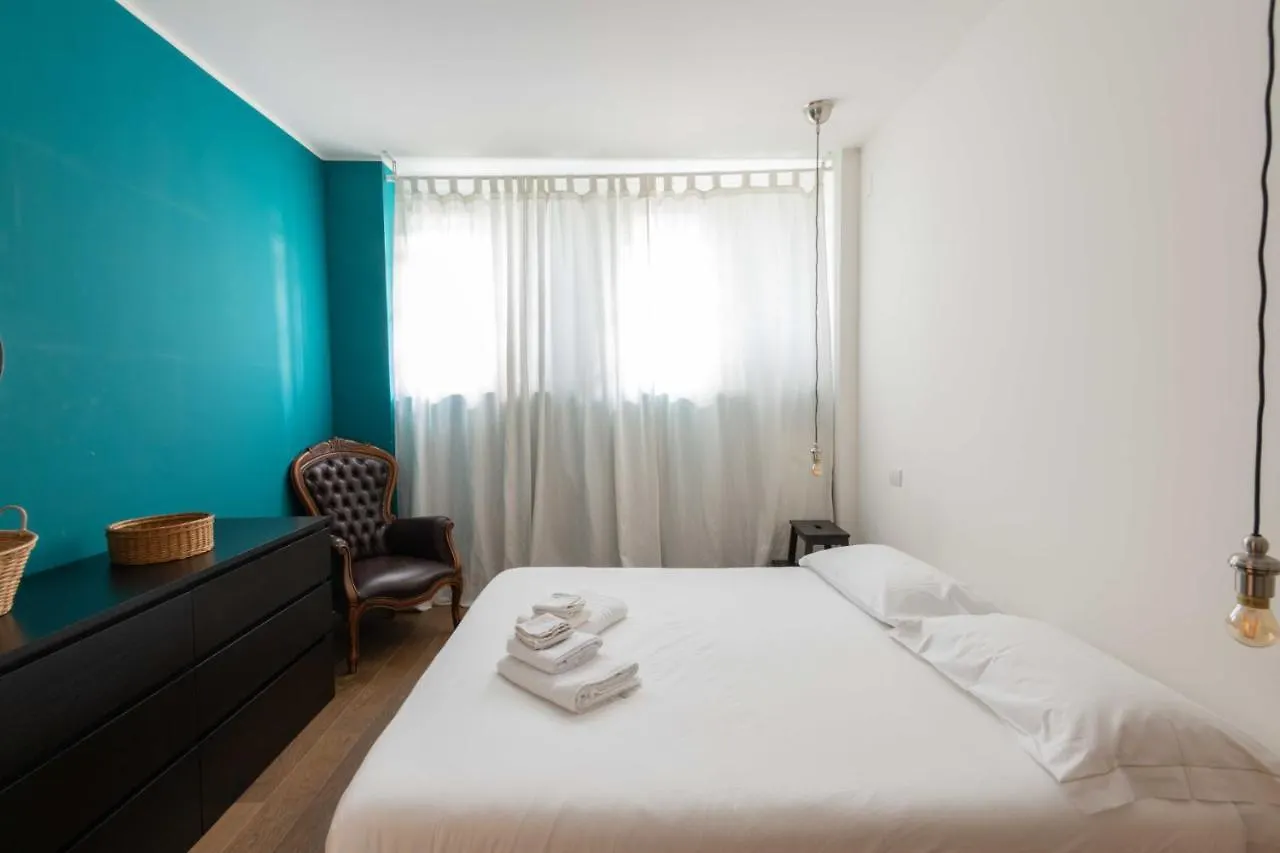 Easylife - Accogliente Appartamento Dallo Stile Industriale Nel Cuore Di Porta Romana Milano 0*,  Italia